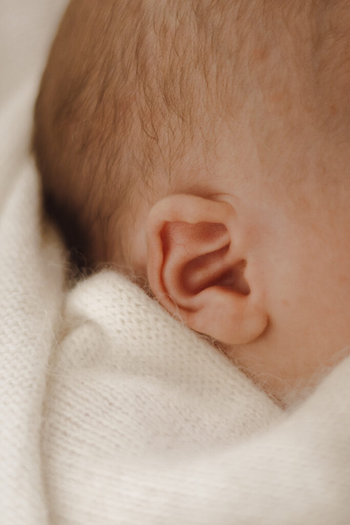 Newborn-Shooting in Würzburg – Neugeborenes Baby, Fotografin Antonia Horbelt