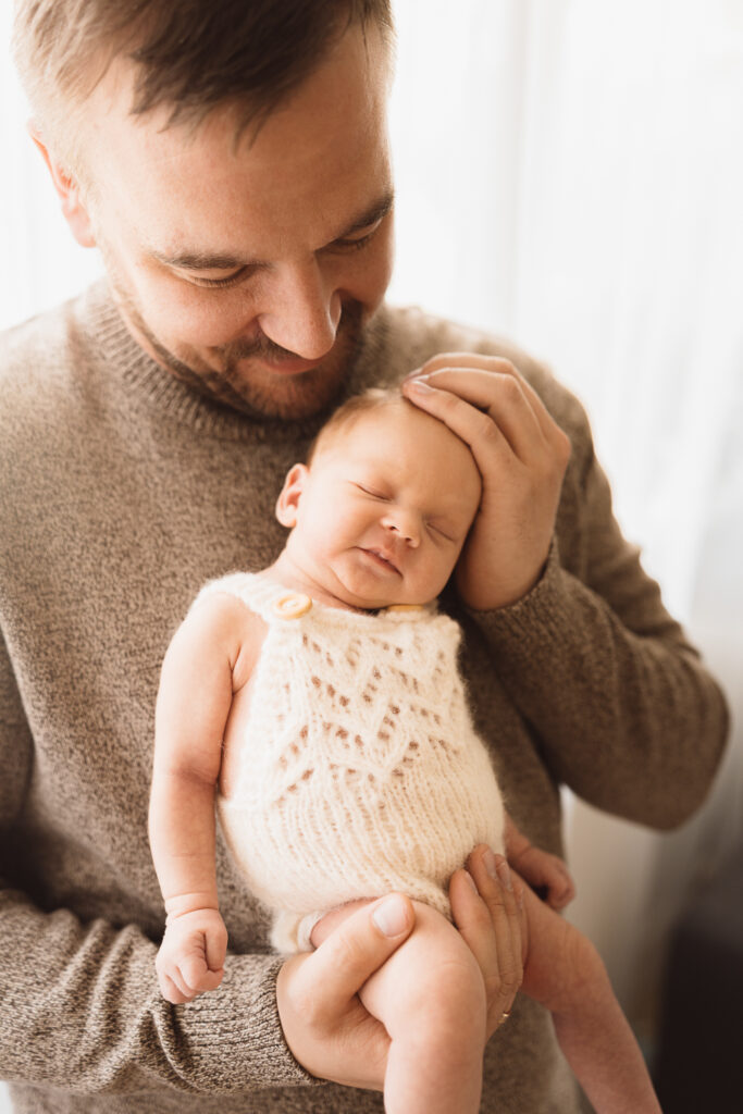 Newborn-Shooting in Würzburg – Neugeborenes Baby, Fotografin Antonia Horbelt